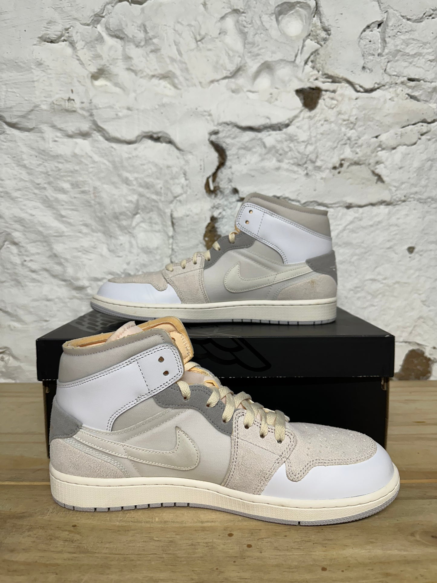 Air Jordan 1 Mid Craft Inside Out White Grey Sz 11