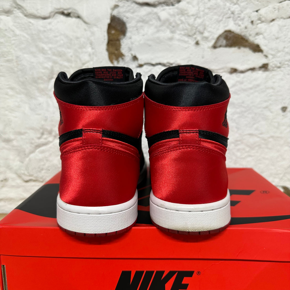 Air Jordan 1 High Satin Bred Sz 8 (9.5W)