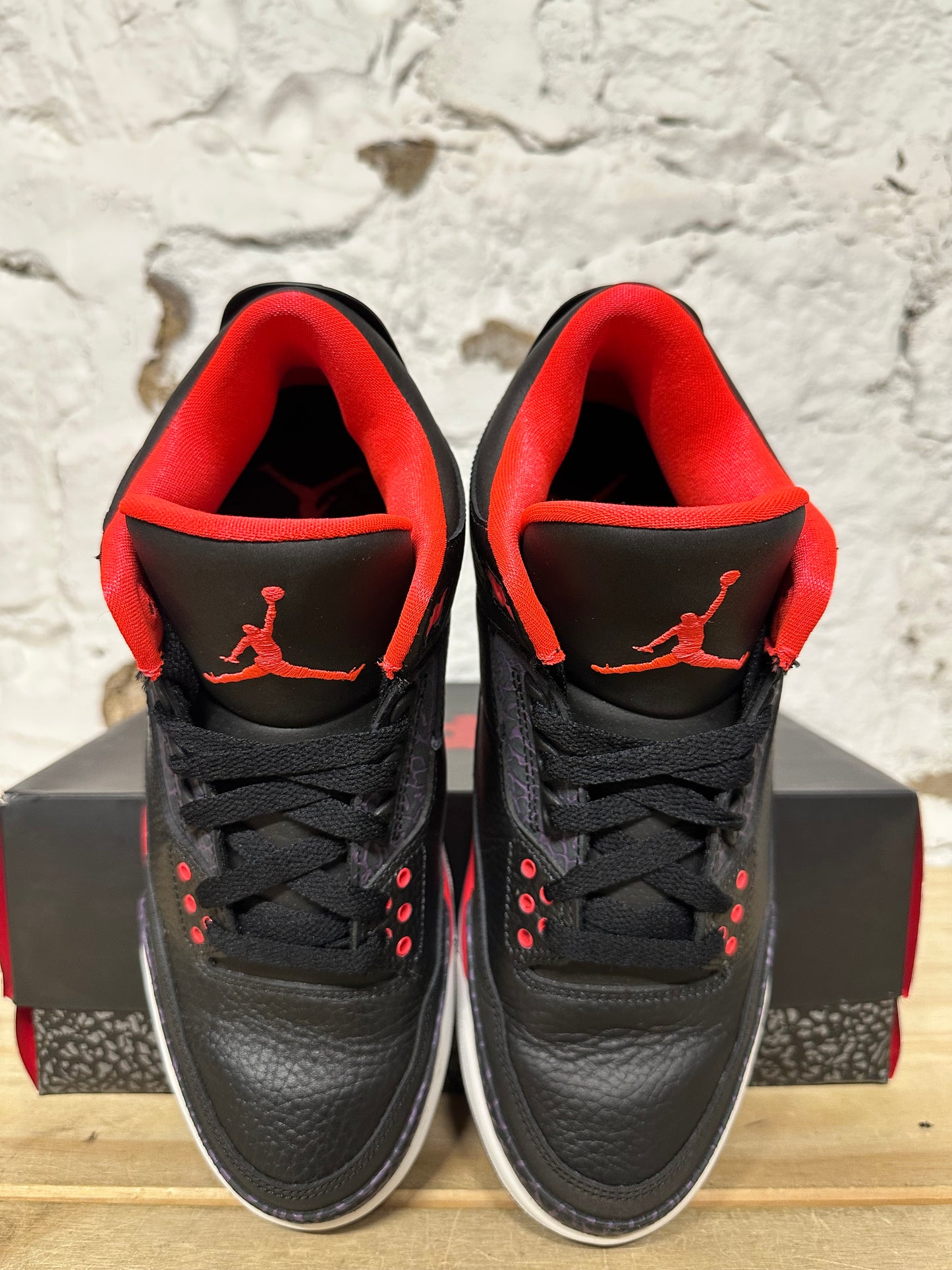 Air Jordan 3 Crimson Sz 8