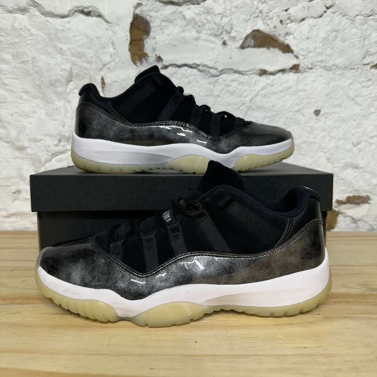 Air Jordan 11 Low Barons Sz 9.5