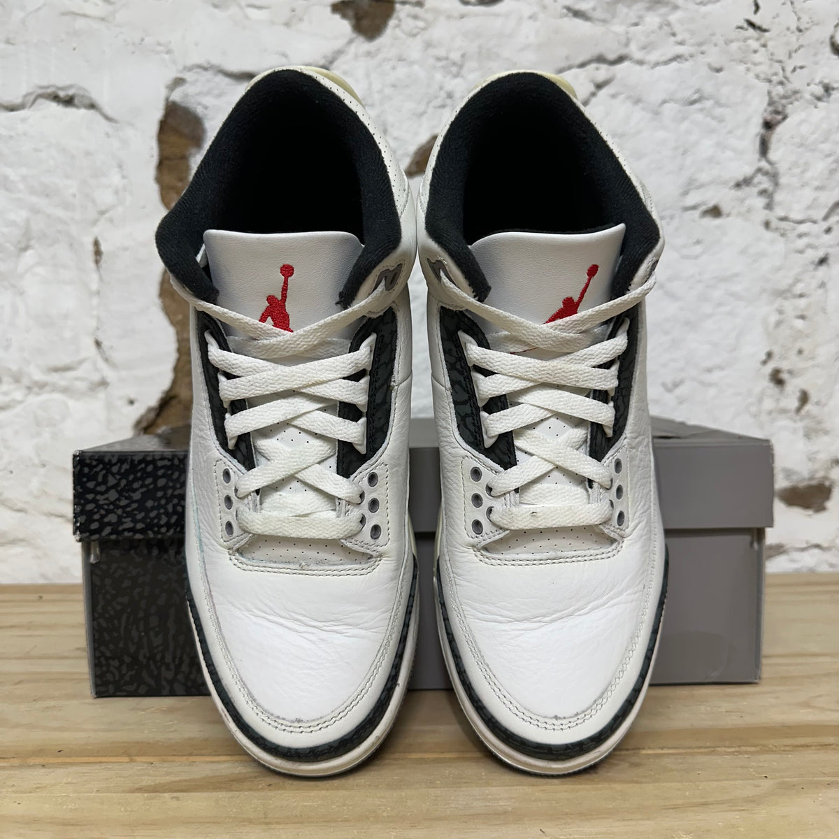 Air Jordan 3 Cement Grey Sz 8