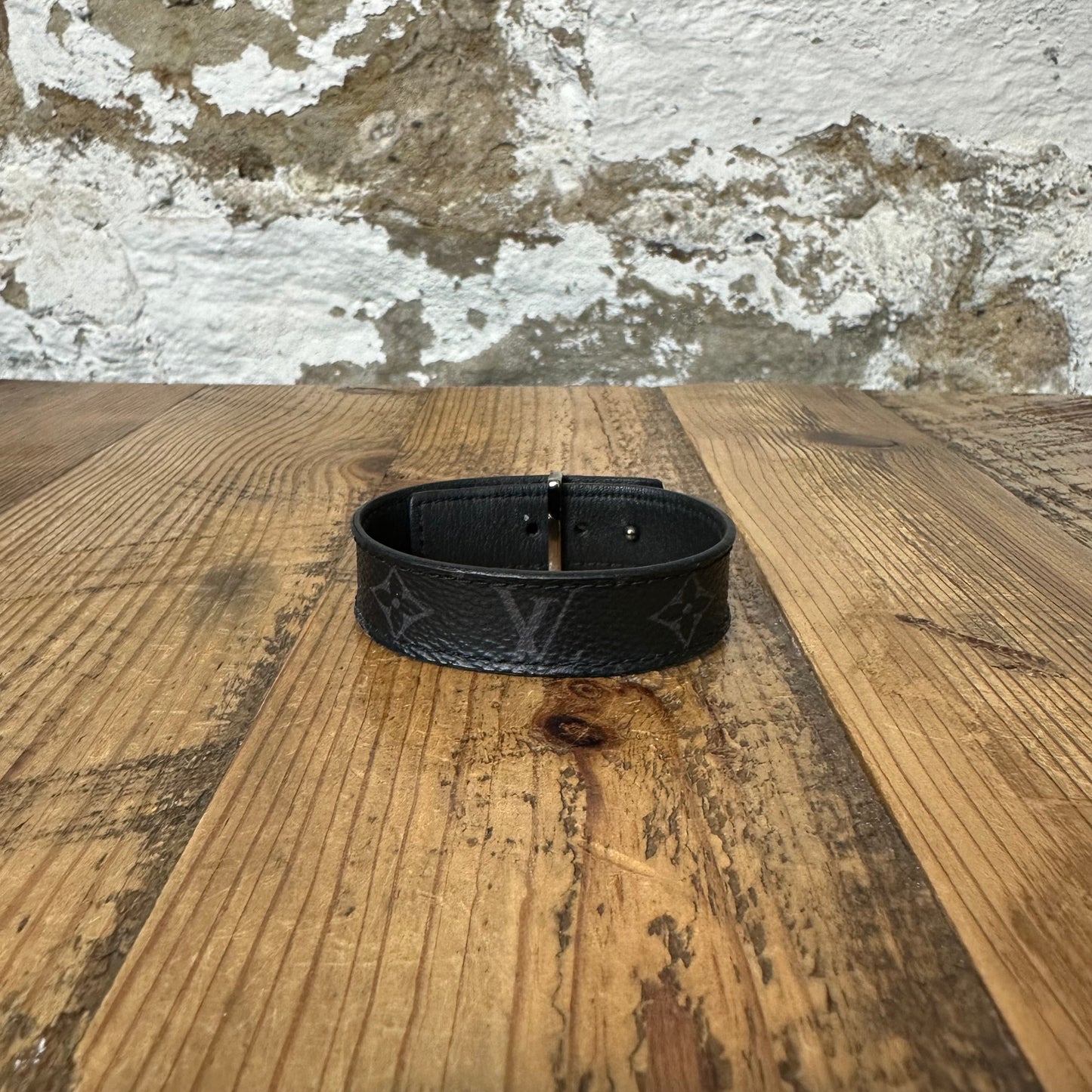 Louis Vuitton Graphite Slim Bracelet Sz (19)