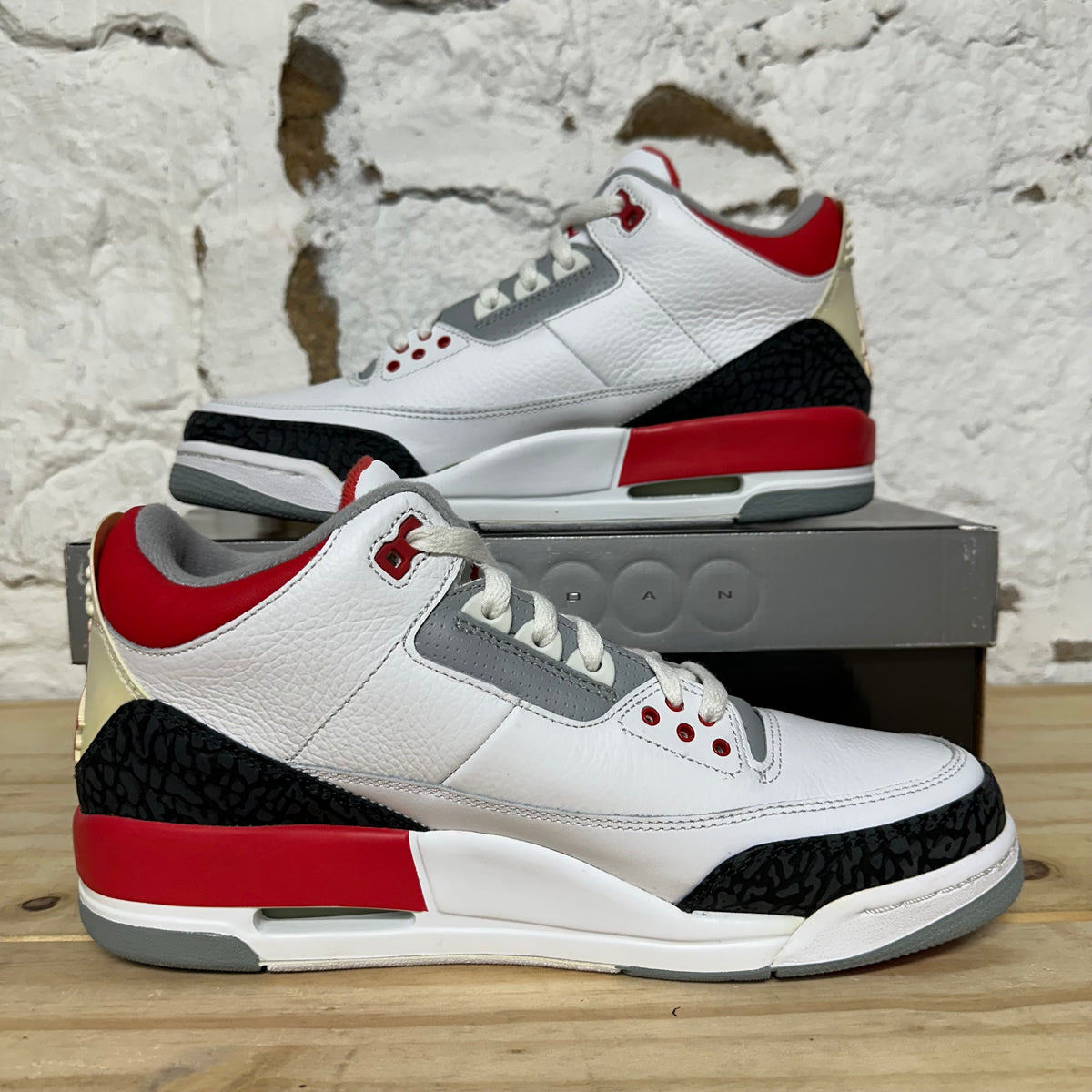 Air Jordan 3 Fire Red (2007) Sz 10 DS