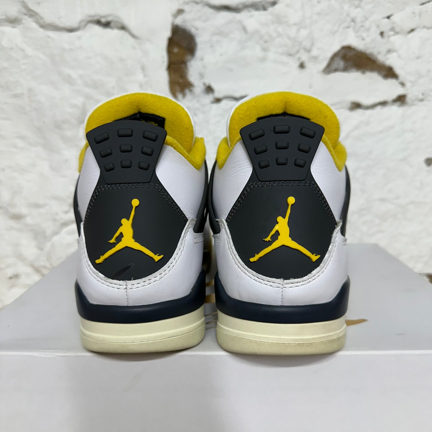 Air Jordan 4 Vivid Sulfur Sz 8 (9.5W)