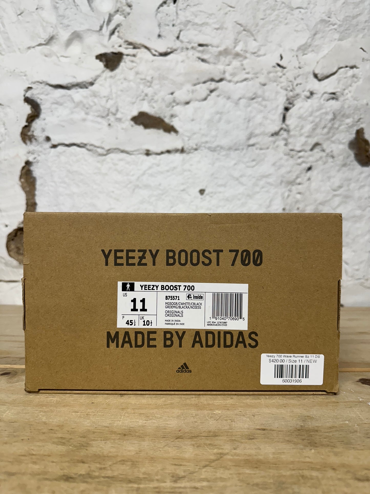 Yeezy 700 Wave Runner Sz 11 DS