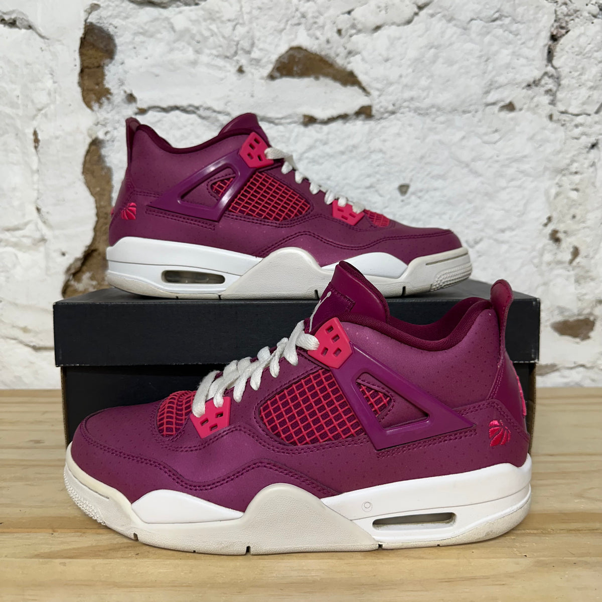 Air Jordan 4 Valentines Day (2019) Sz 7Y