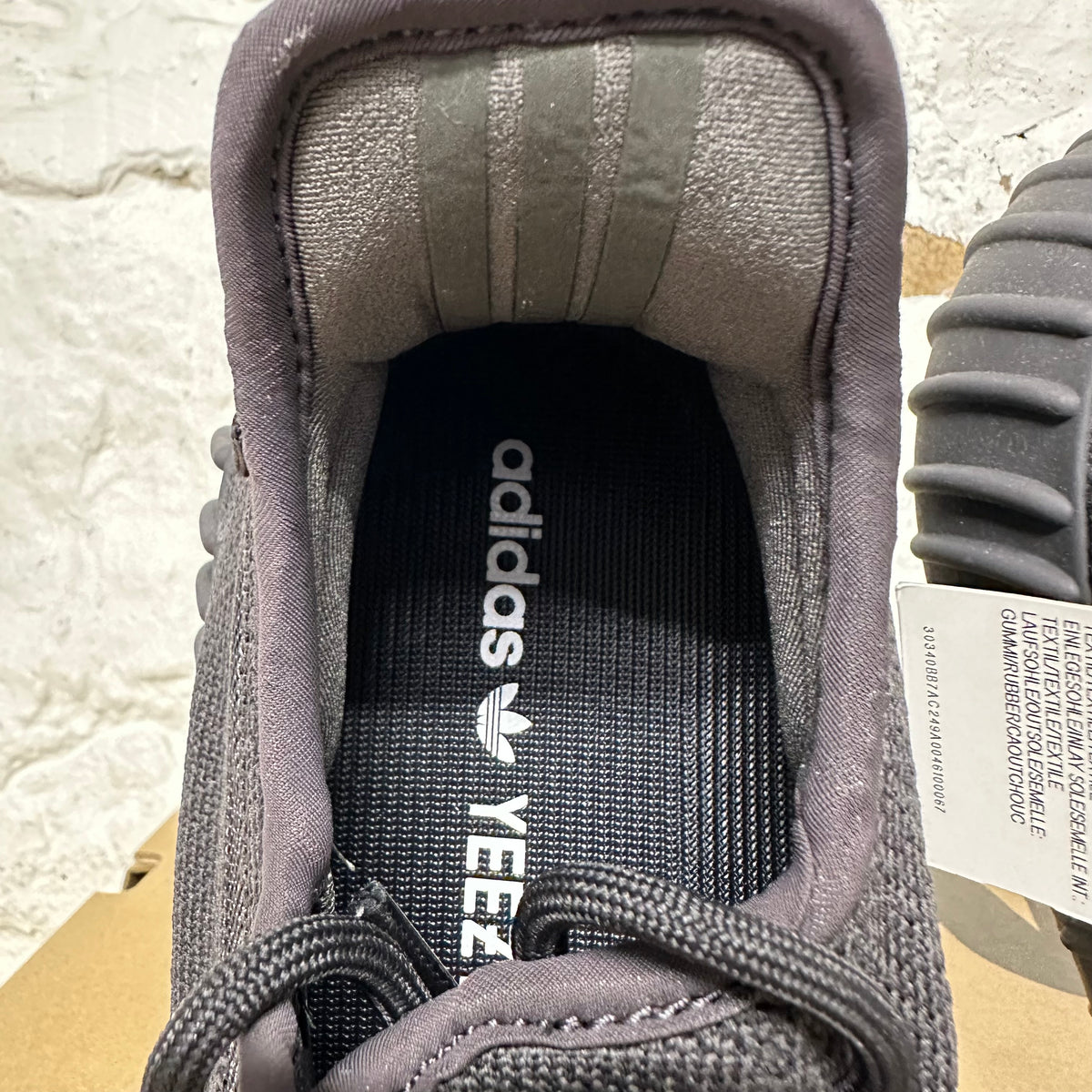Yeezy 350 V2 Cinder Sz 10 DS