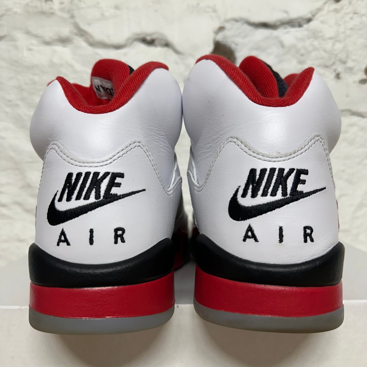 Air Jordan 5 Fire Red Black Tongue (2025) Sz 9