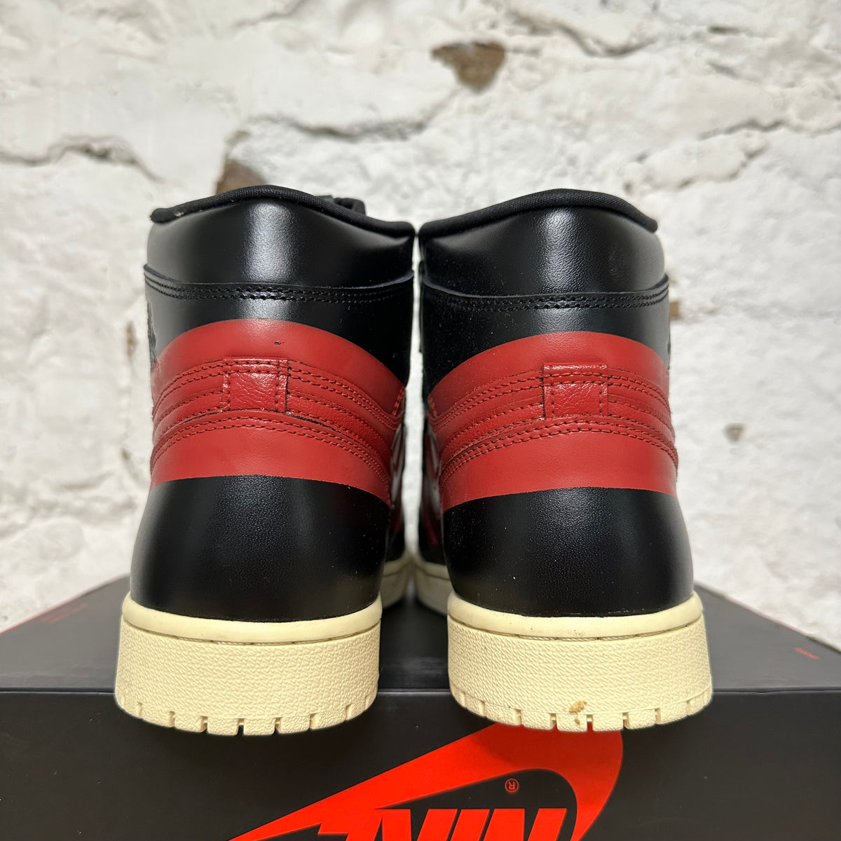 Air Jordan 1 High OG Defiant Couture Sz 10 DS