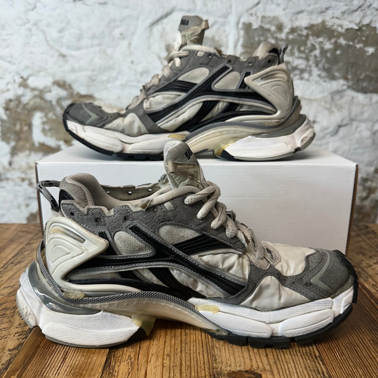 Balenciaga Runner Triple Grey Wear Away Sneaker Sz 7 (40)
