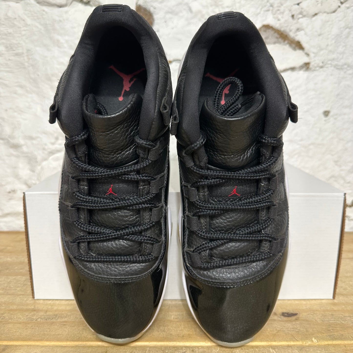 Air Jordan 11 Low 72-10 Sz 10.5
