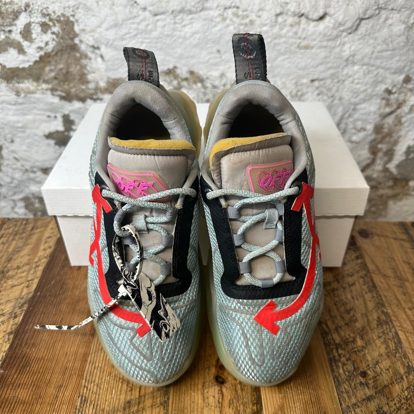 Off White Odyssey Green Blue Sz 7 (40) No Box