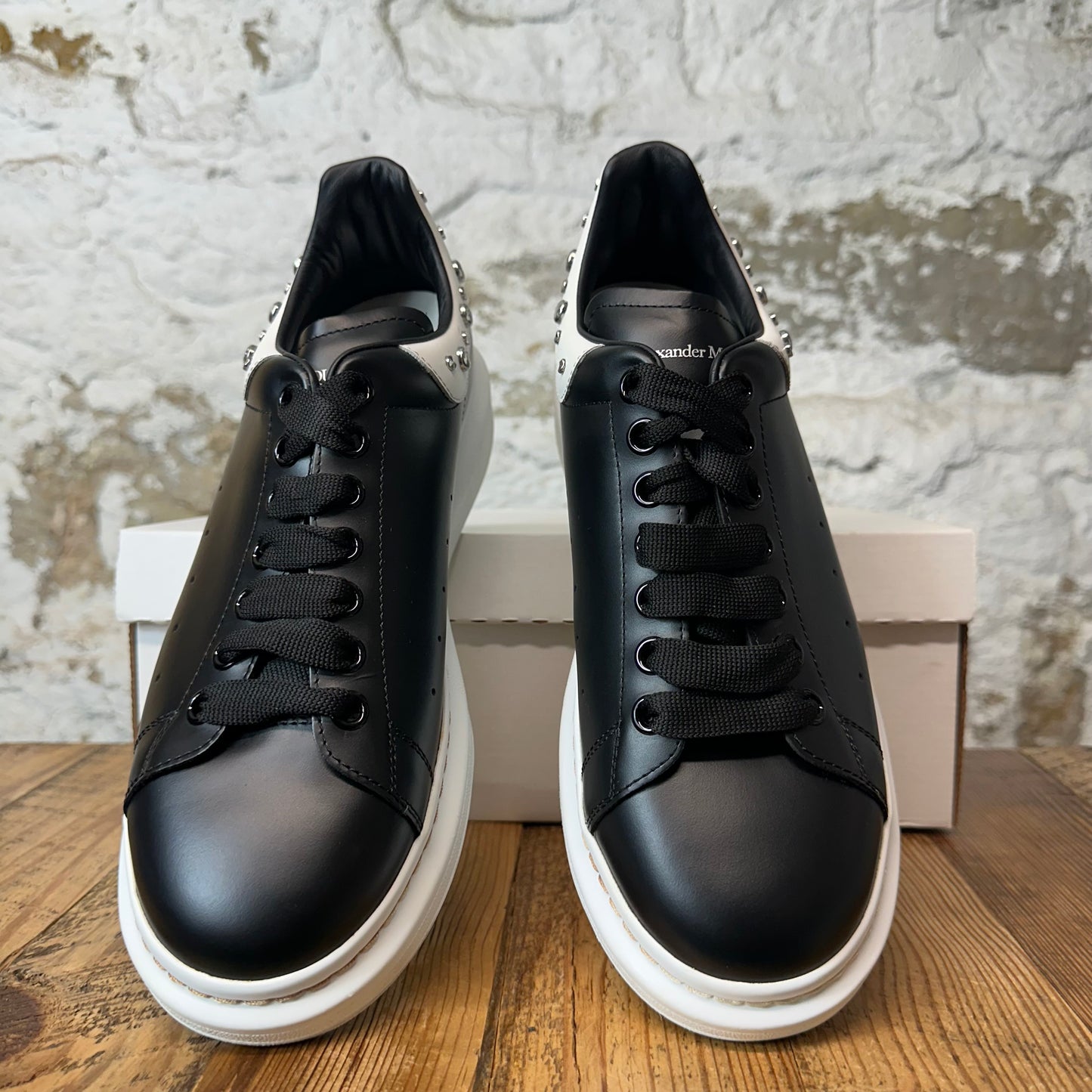 Alexander Mcqueen White Studded Tab Black White Sneaker Sz 9 (42)