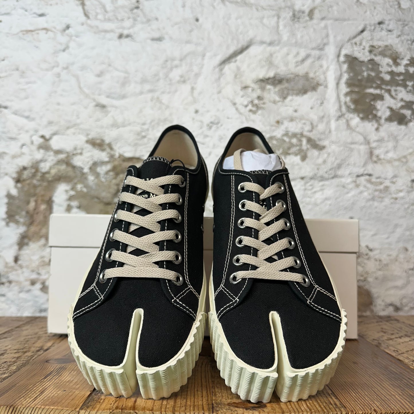 Maison Margiela Canvas Tabi Black Cream Sneaker Sz 8 (41) DS