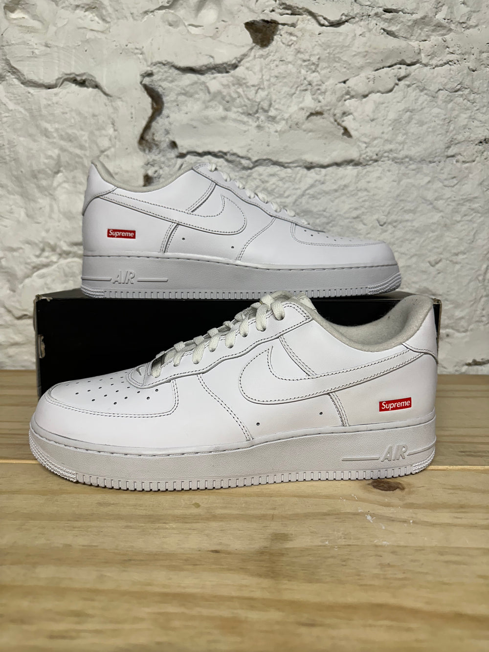 Nike Air Force 1 Low Supreme White Sz 12 DS