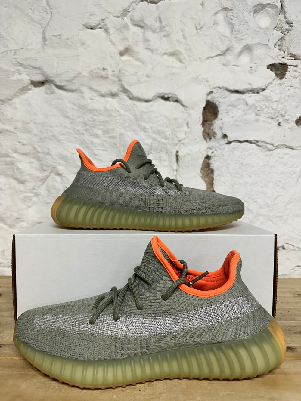 Yeezy 350 V2 Desert Sage Sz 9