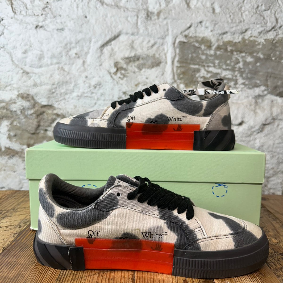 Off-White Black Arrow Grey White Vulc Sneaker Sz 9 (42)