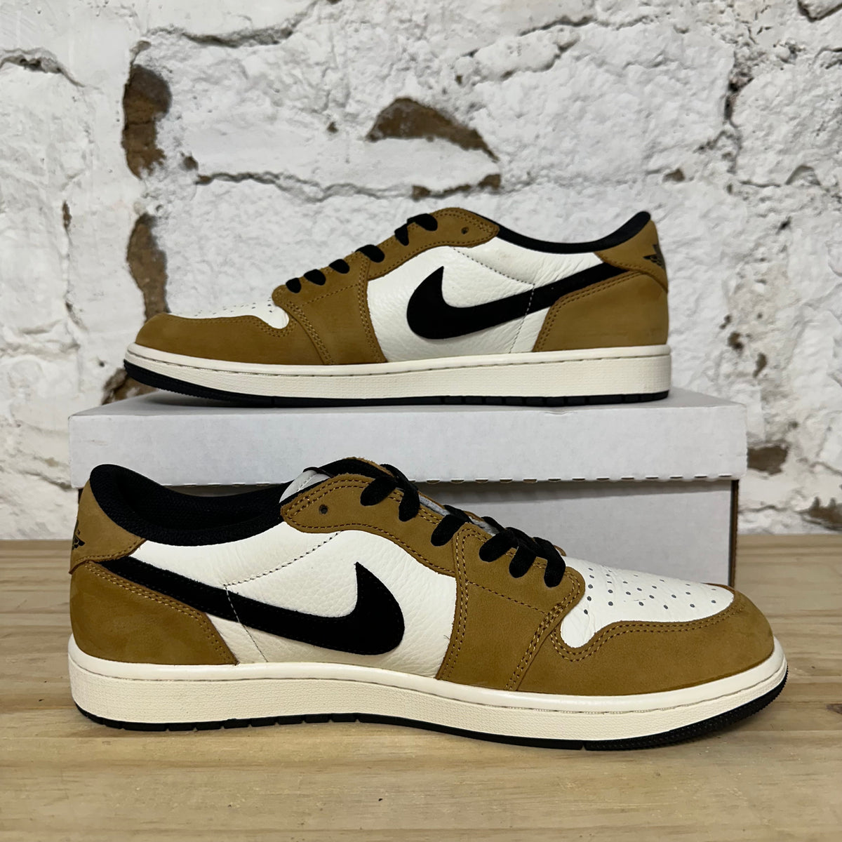 Air Jordan 1 Low Rookie of the Year Sz 13