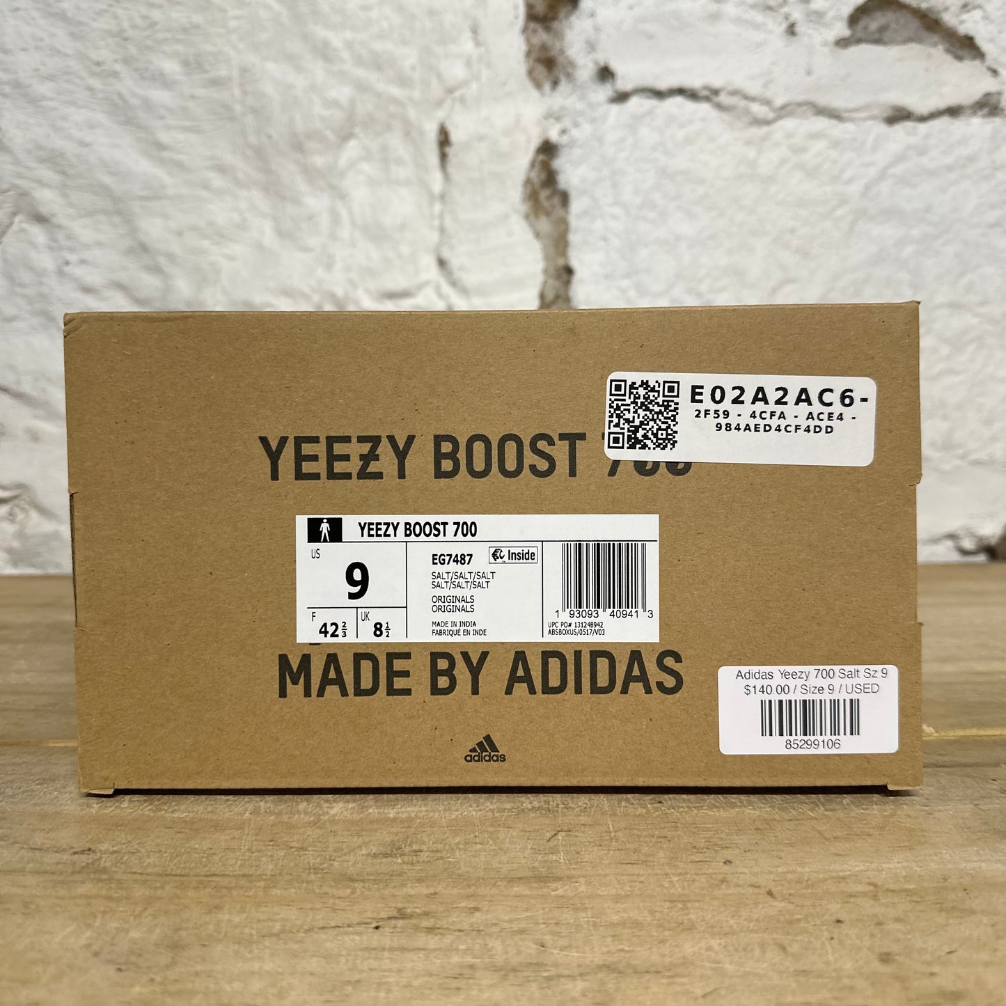 Yeezy 700 Salt Sz 9