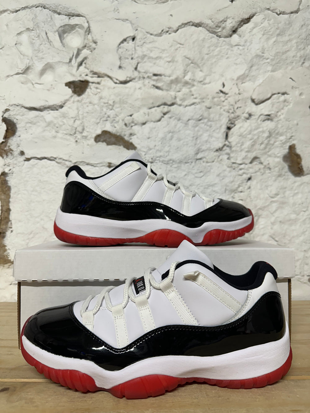 Air Jordan 11 Low Concord Bred Sz 9