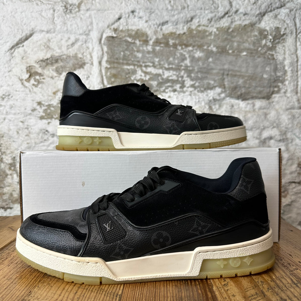 Louis Vuitton Graphite Trainer Sneaker Sz 9 (7.5LV)