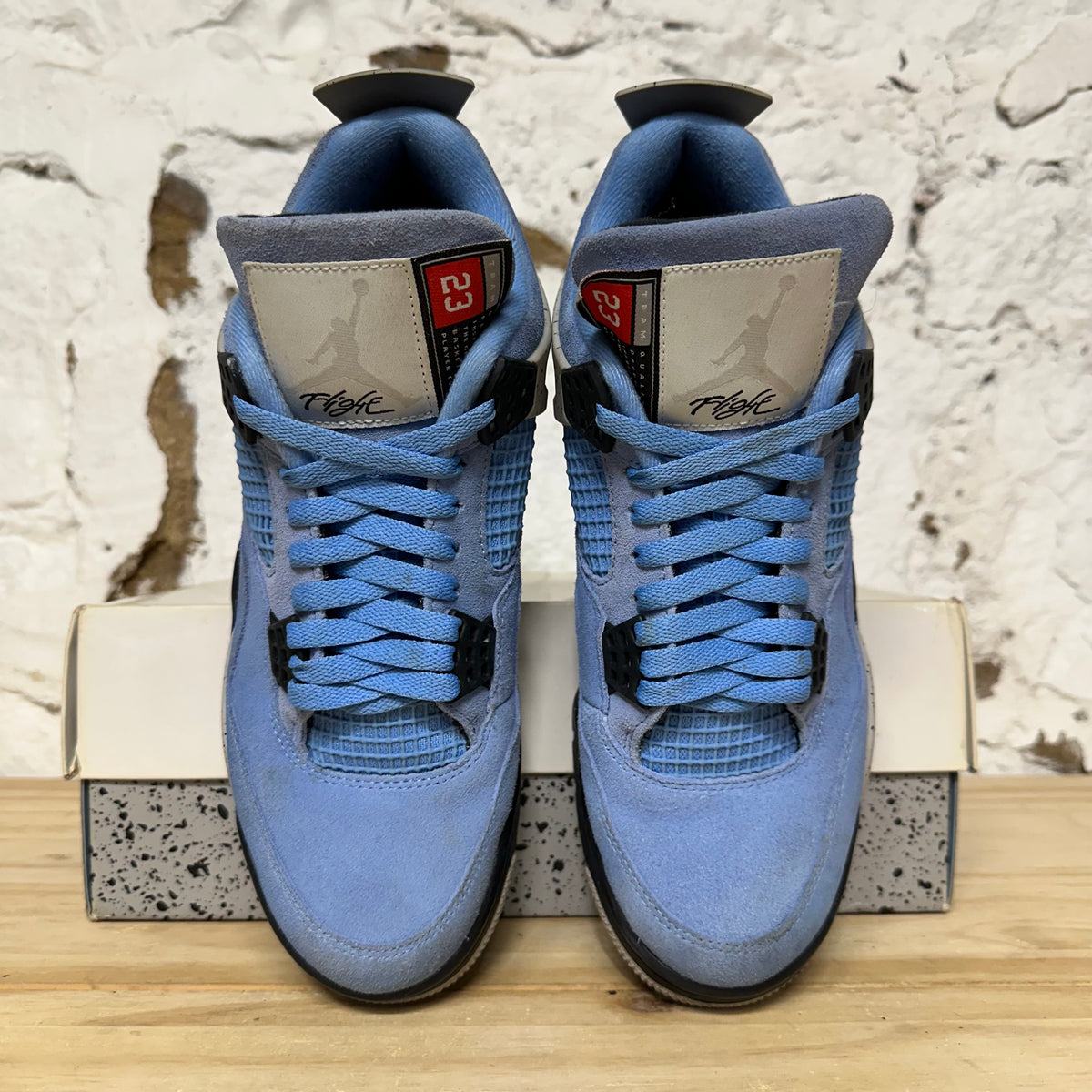 Air Jordan 4 University Blue Sz 9