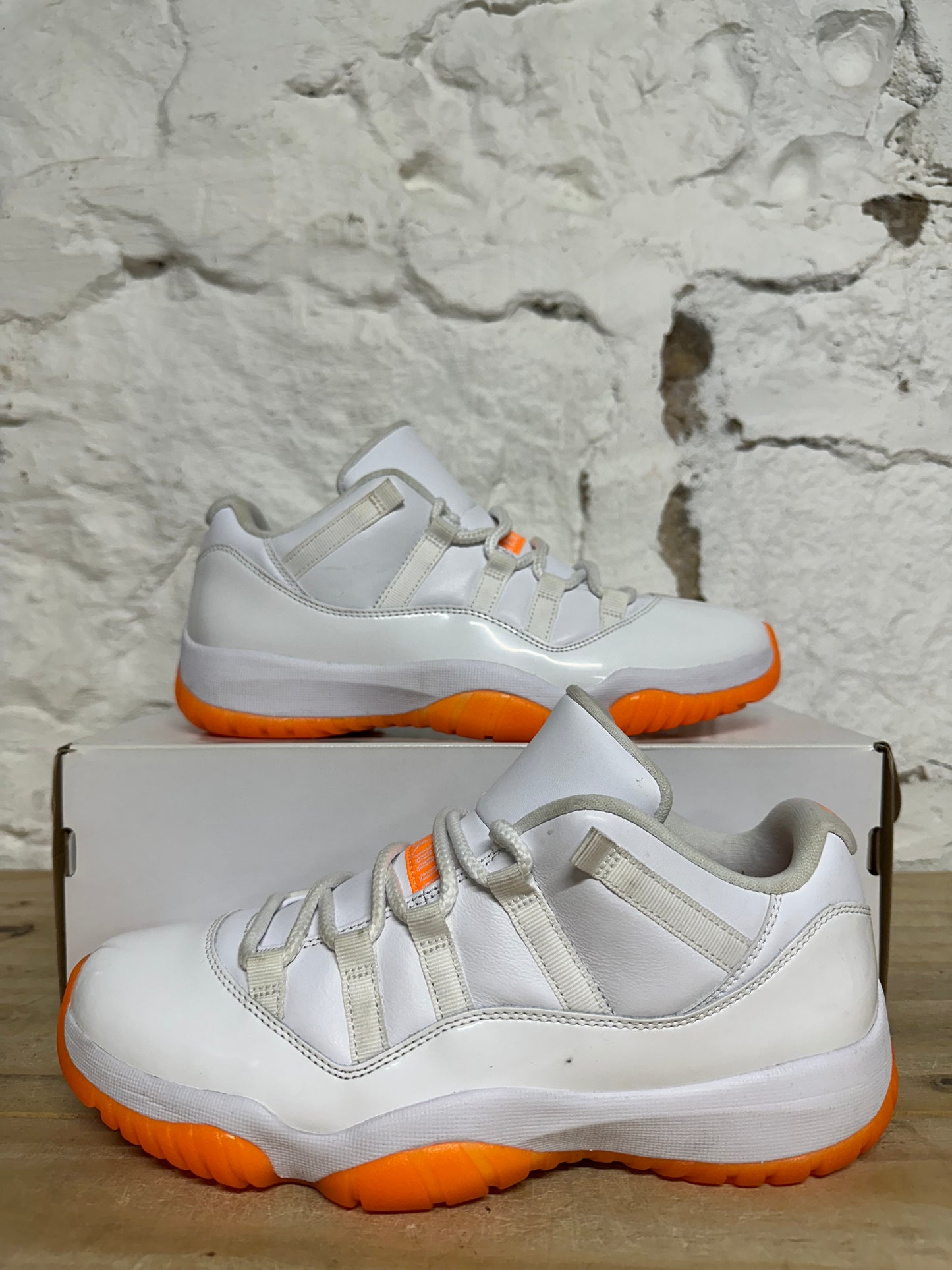 Air Jordan 11 Low Citrus Sz 8.5 (10W)