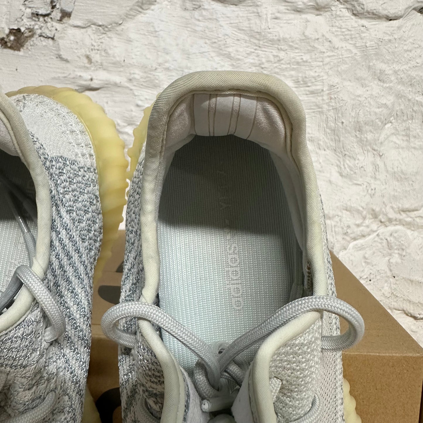 Yeezy 350 V2 Cloud White Reflective Sz 9.5