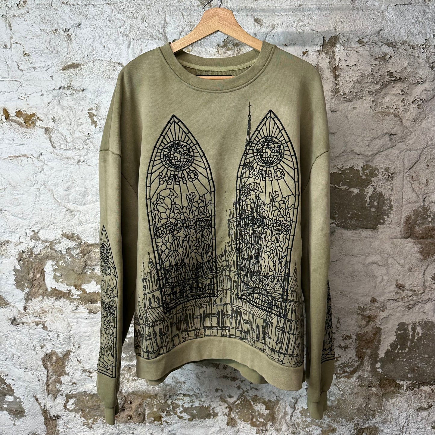 Who Decides War Black Stained Glass Green Crewneck Sz L