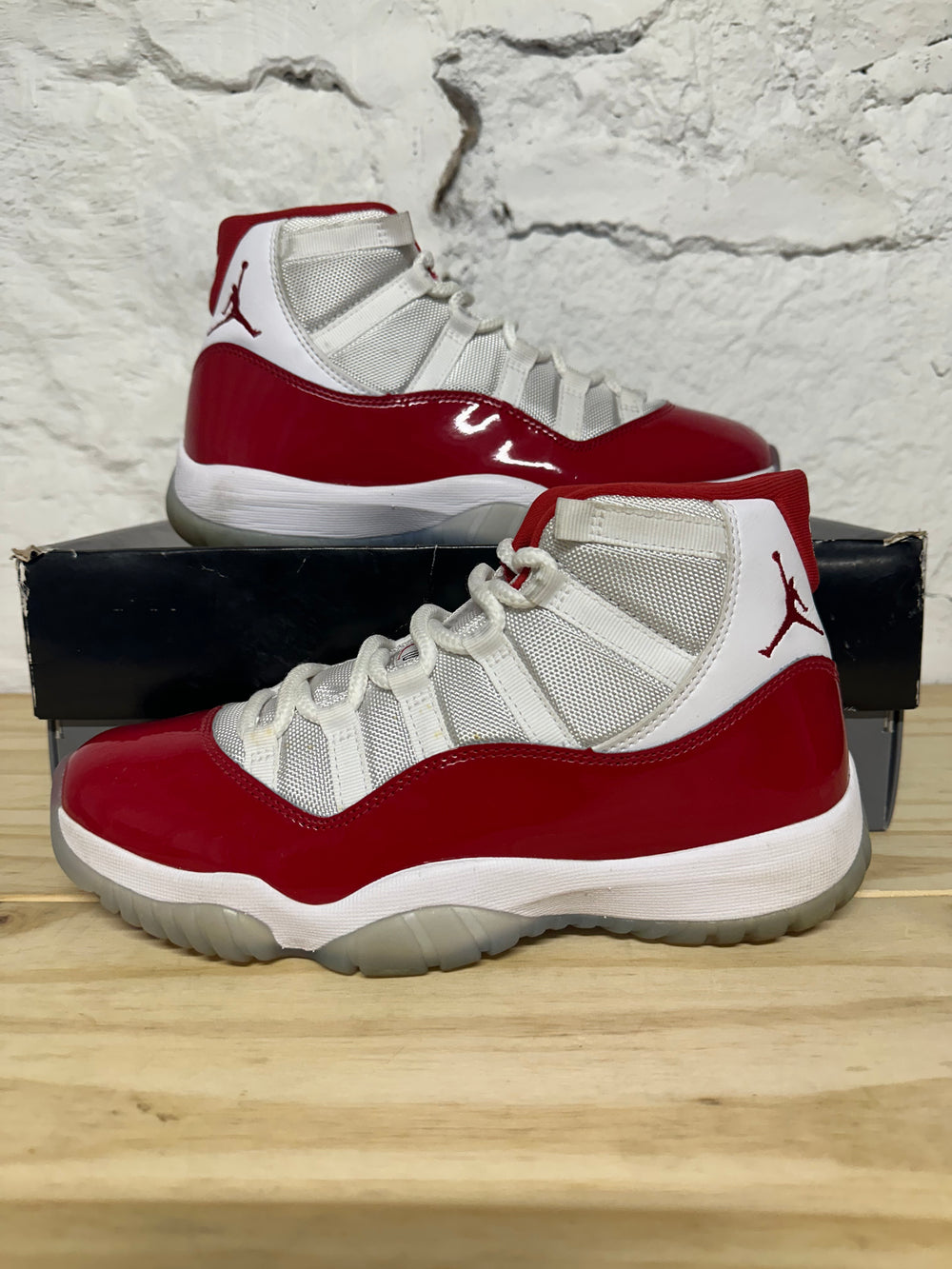 Air Jordan 11 High Cherry Sz 7.5