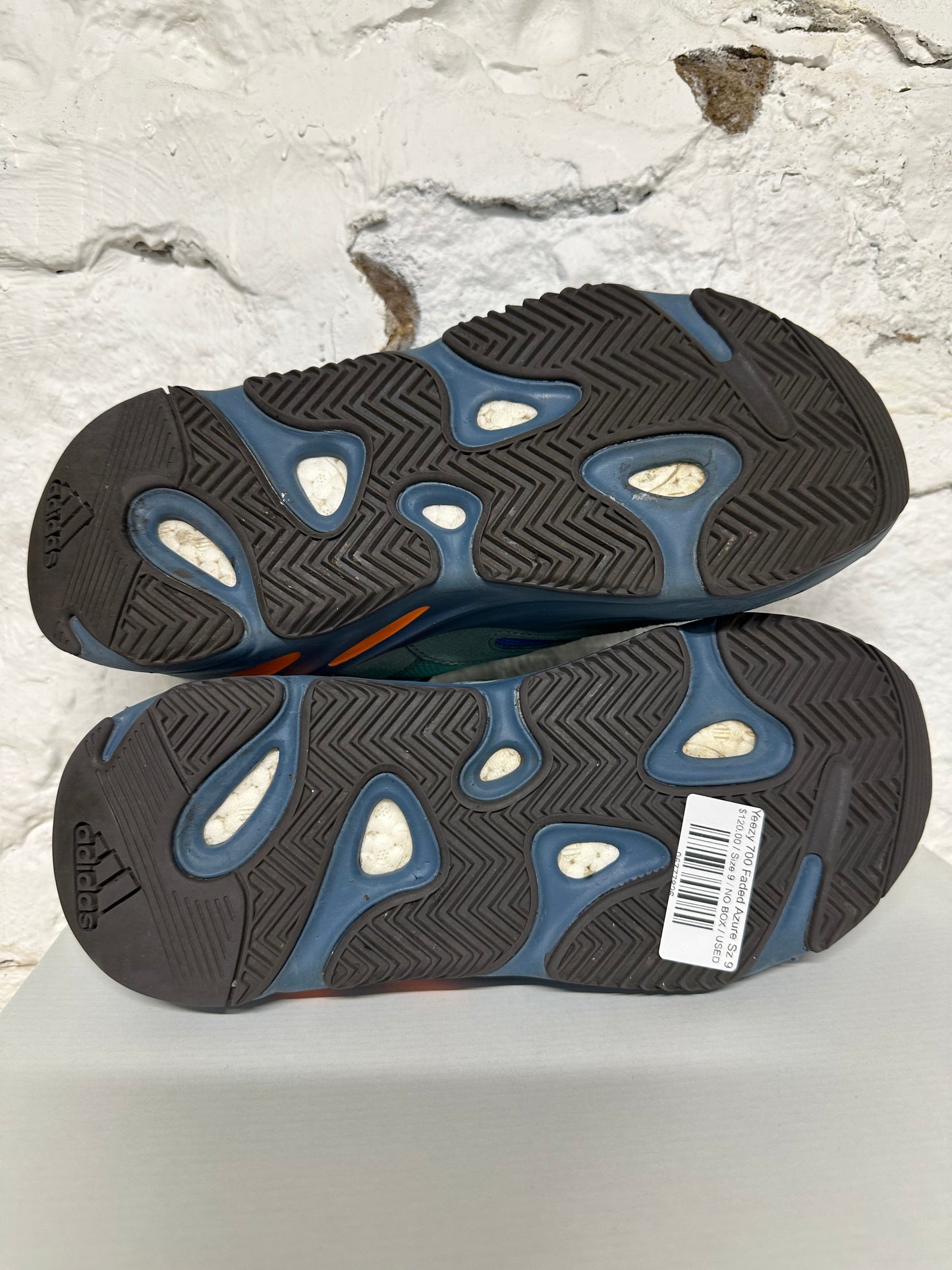 Yeezy 700 Faded Azure Sz 9