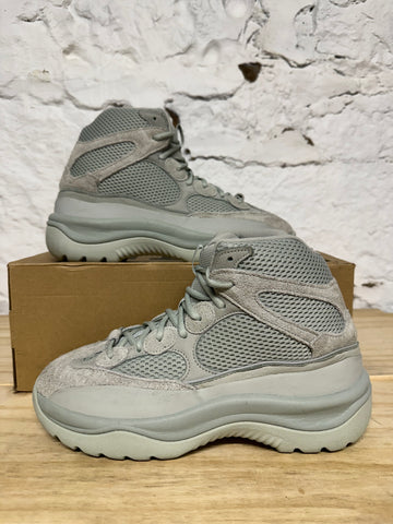 Yeezy DSRT Boot Salt Sz 10