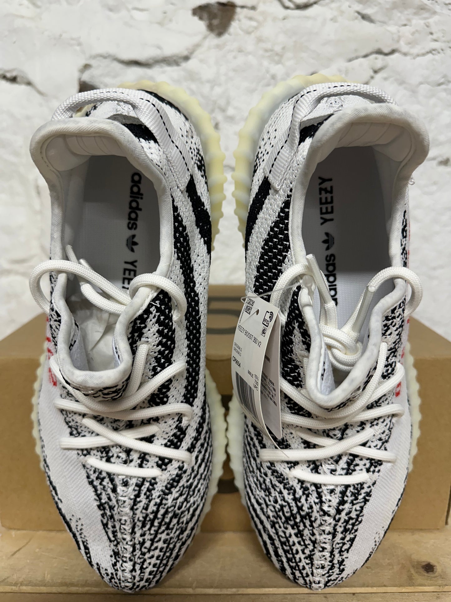 Yeezy 350 V2 Zebra Sz 11 DS