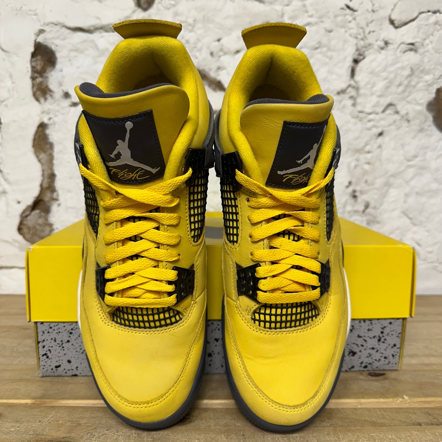 Air Jordan 4 Lightning Sz 9.5