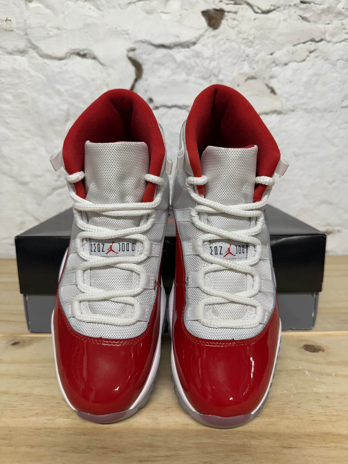 Air Jordan 11 High Cherry Sz 7.5