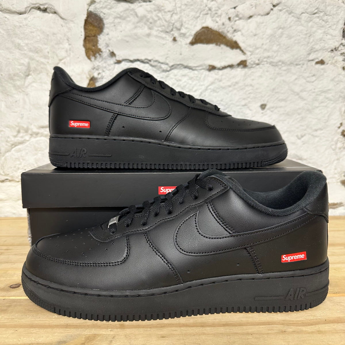 Nike Supreme Air Force 1 Low Black Sz 13 DS