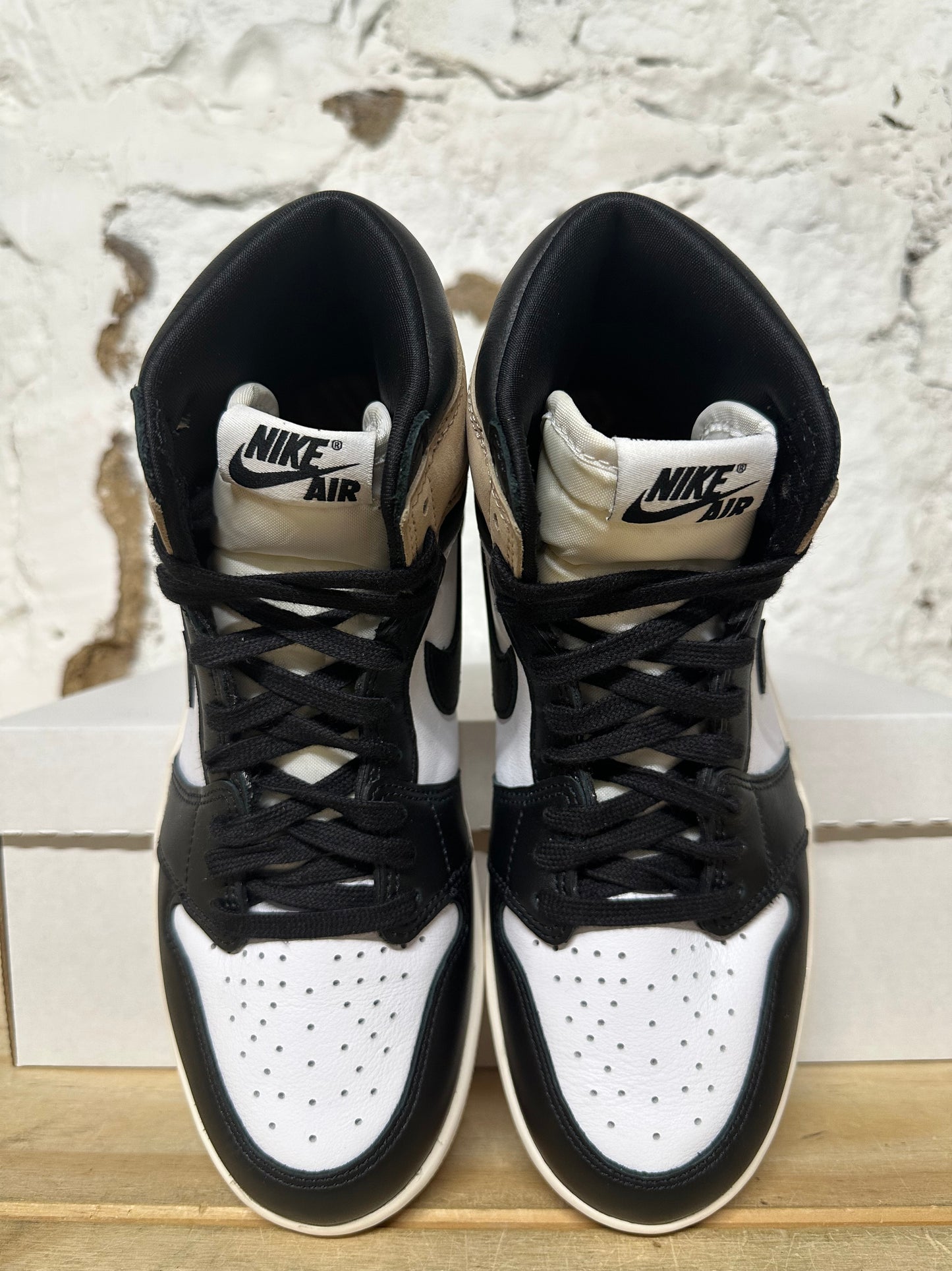 Air Jordan 1 Latte Sz 6 (7.5W)