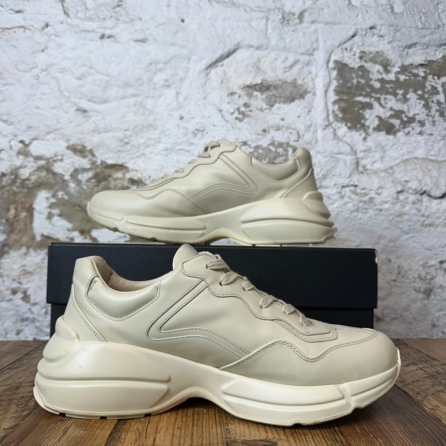 Gucci Rhyton Red Logo Cream Sneaker Sz 9