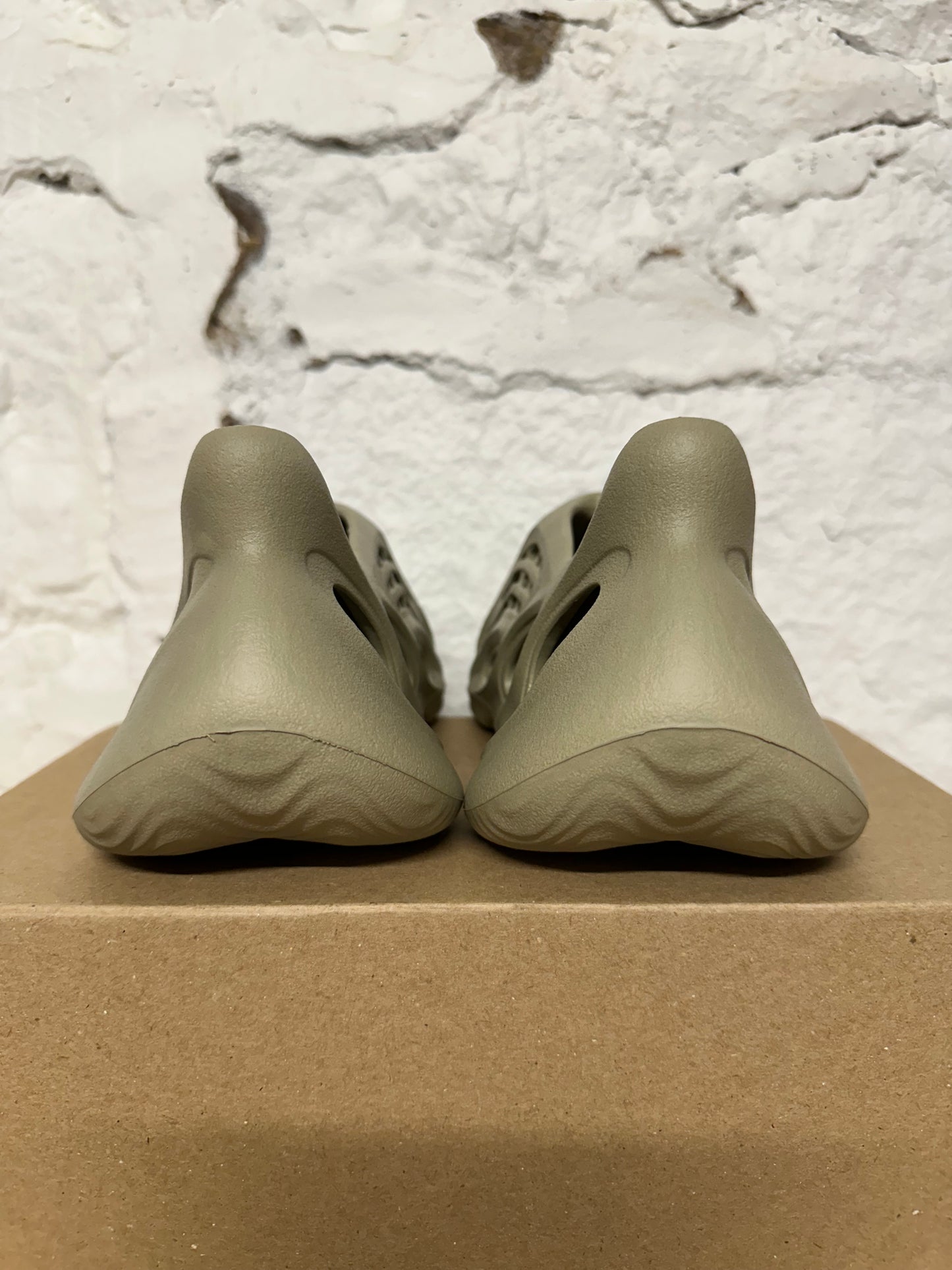Yeezy Foam Runner Stone Salt Sz 9 DS