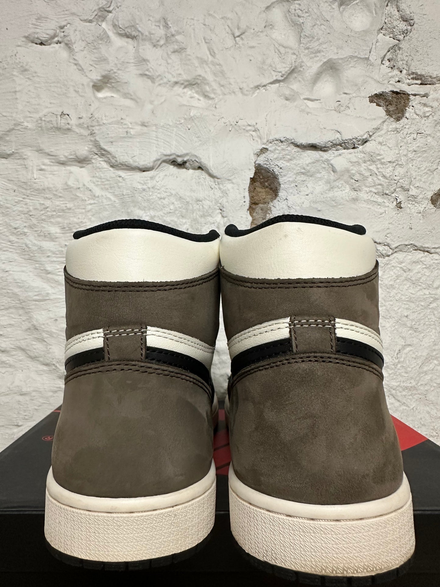 Air Jordan 1 High Dark Mocha Sz 9.5