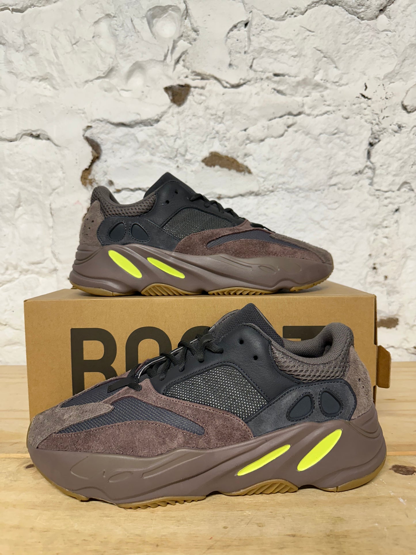 Yeezy 700 Mauve Sz 11.5 DS