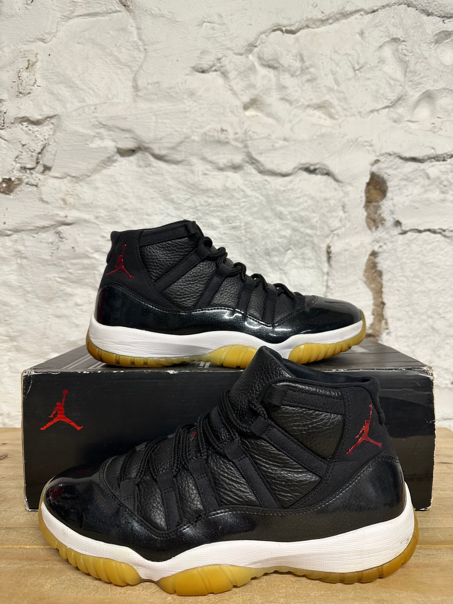Air Jordan 11 High 72-10 Sz 9.5