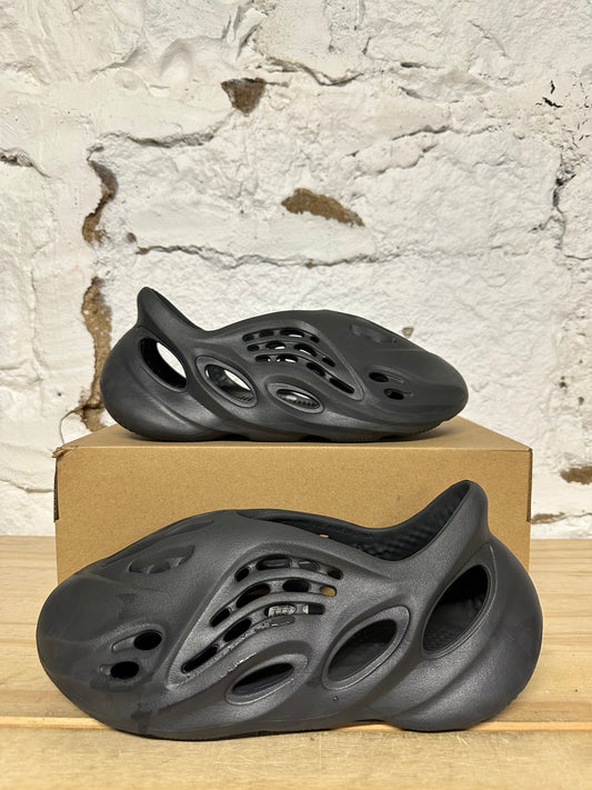Yeezy Foam Runner Onyx Sz 8
