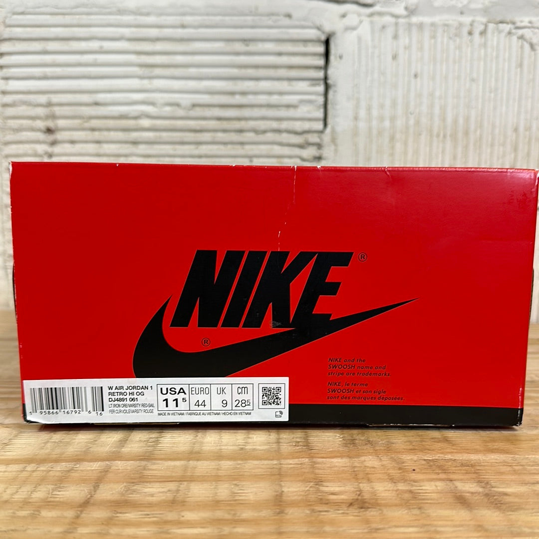 Air Jordan 1 High Varsity Red Sz 10(11.5W)