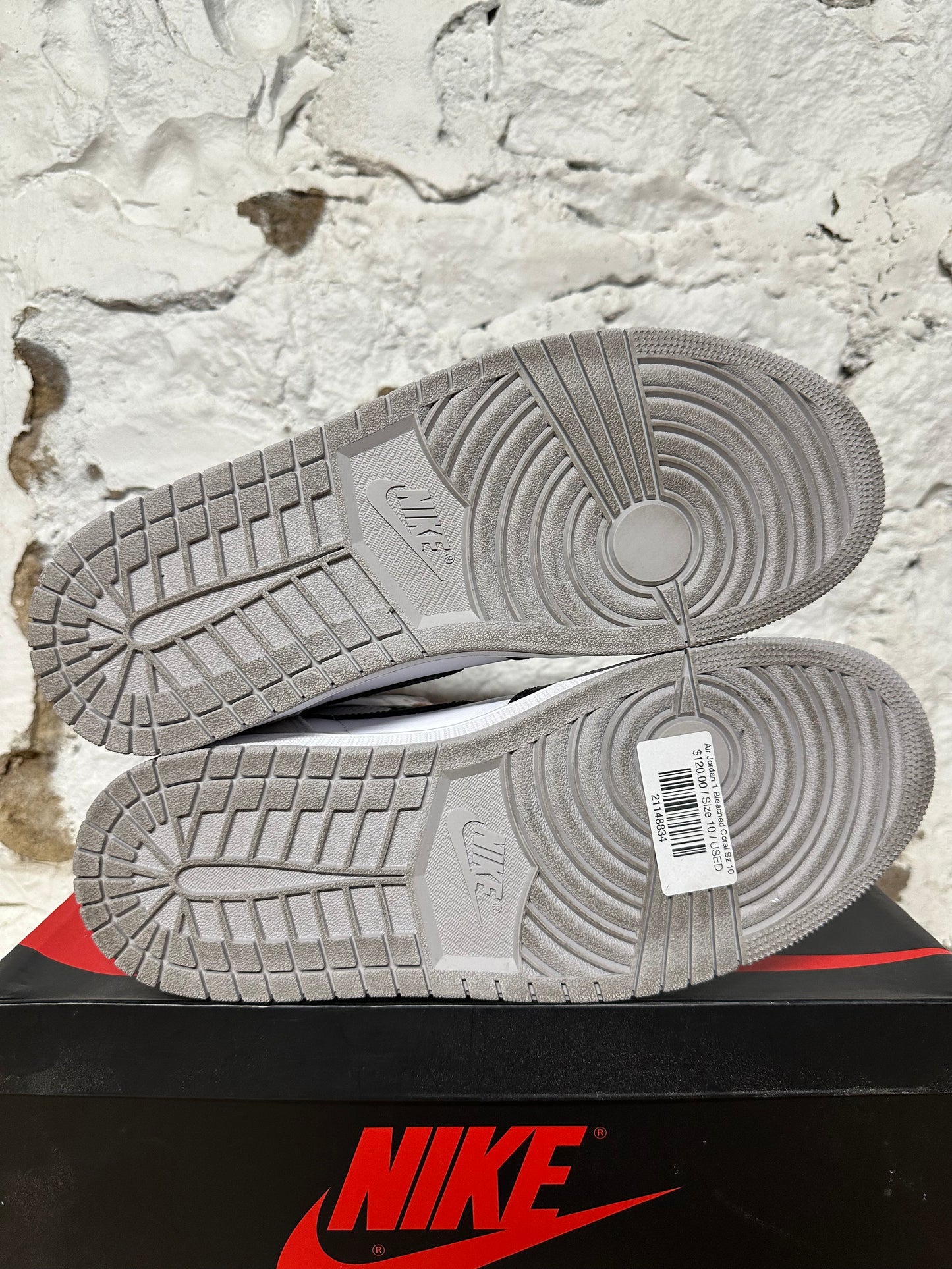 Air Jordan 1 High Bleached Coral Sz 10