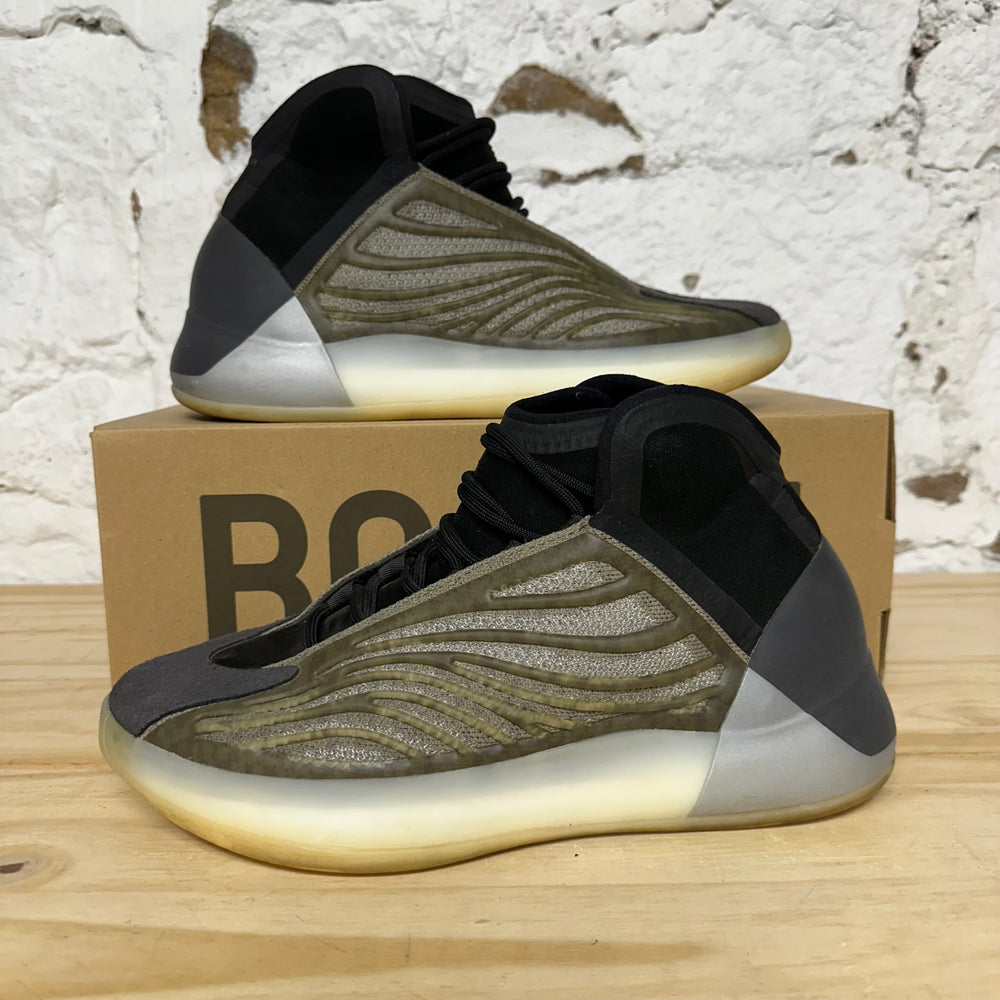 Yeezy QNTM Barium Sz 9