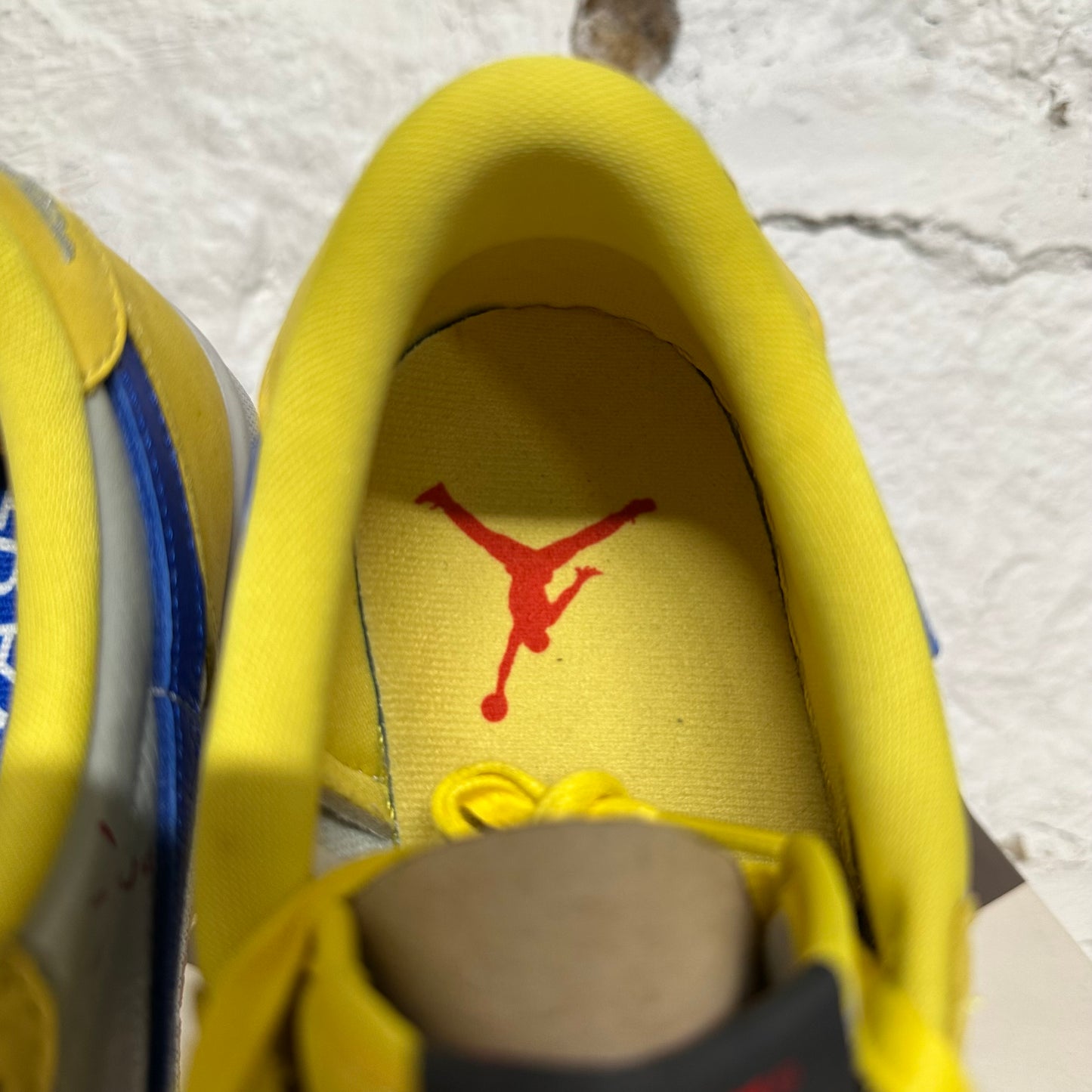 Air Jordan 1 Low Travis Scott Canary Sz 8.5 (10W)
