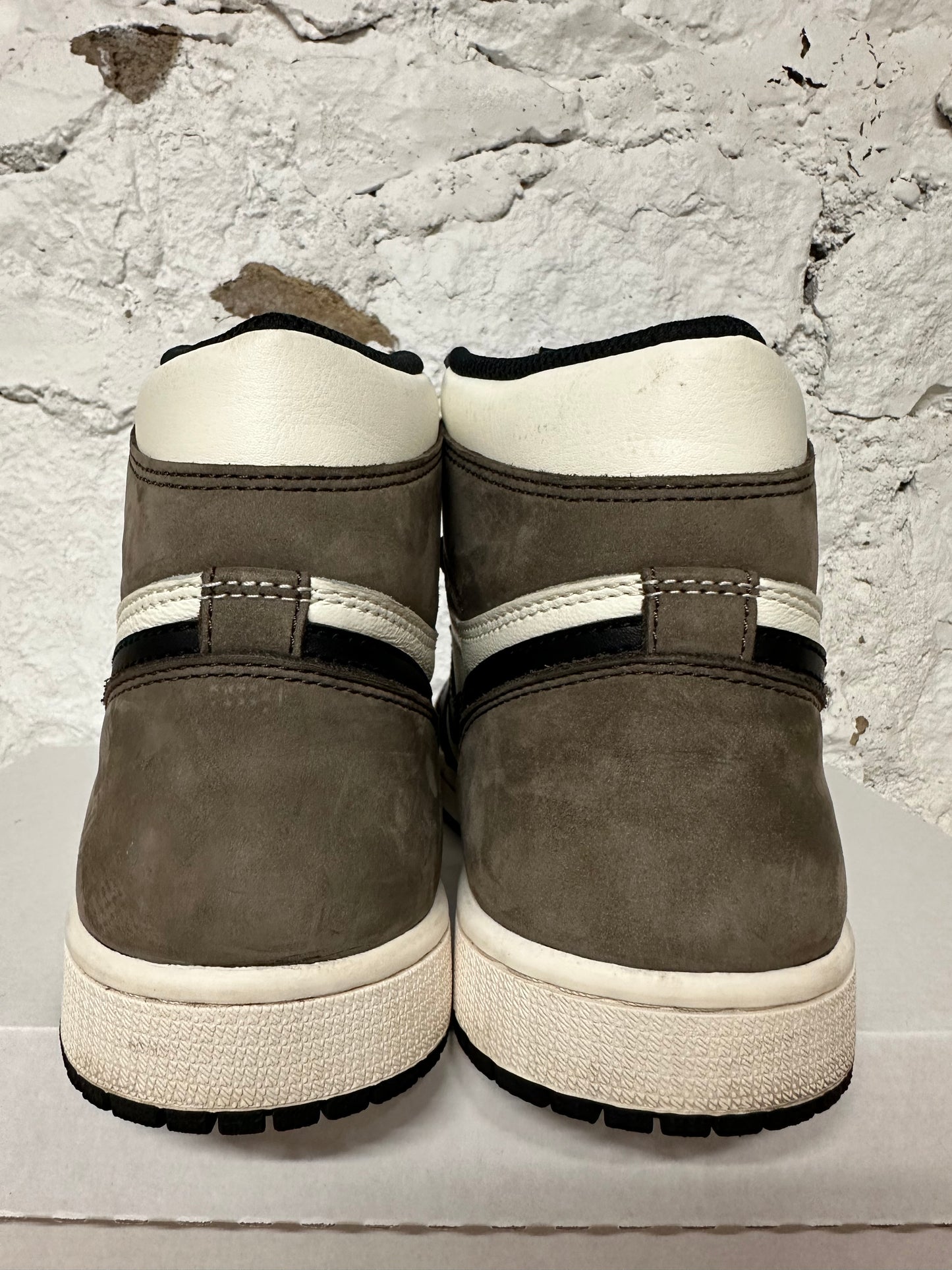 Air Jordan 1 Mocha Sz 8