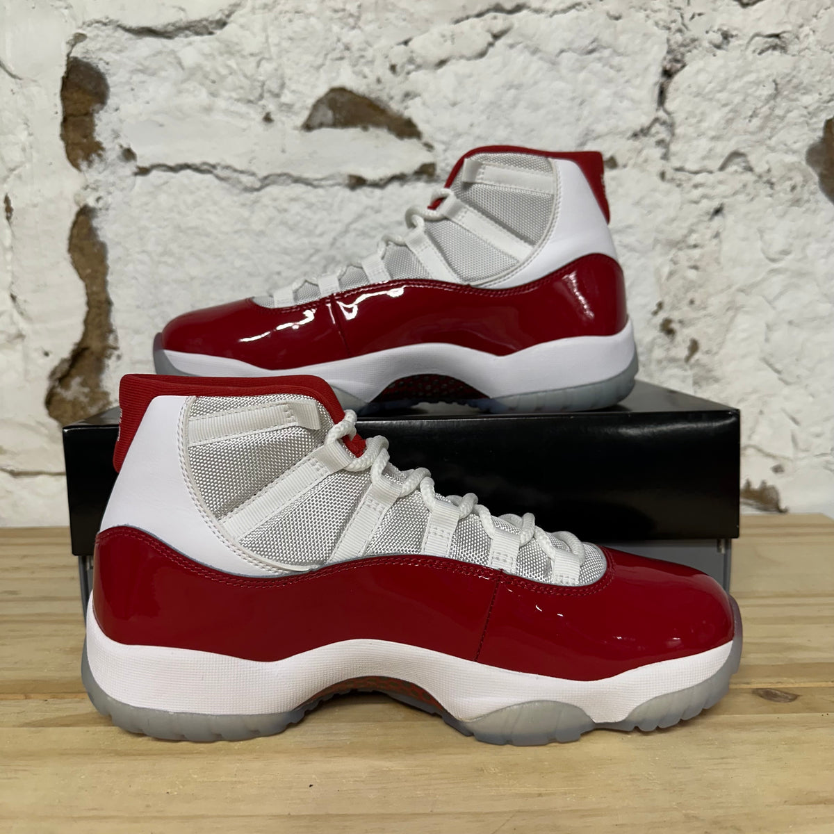 Air Jordan 11 High Cherry (2022) Sz 9 DS