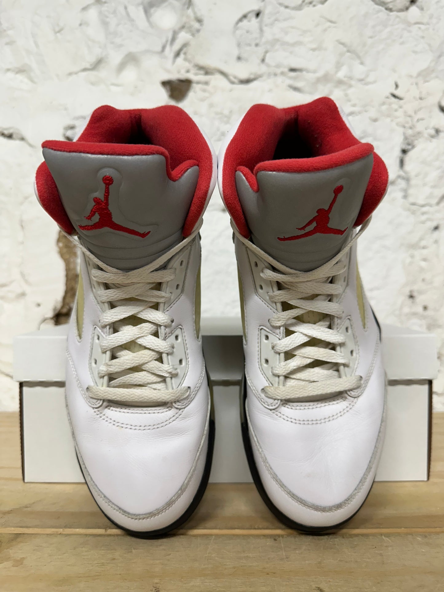 Air Jordan 5 Fire Red Sz 9